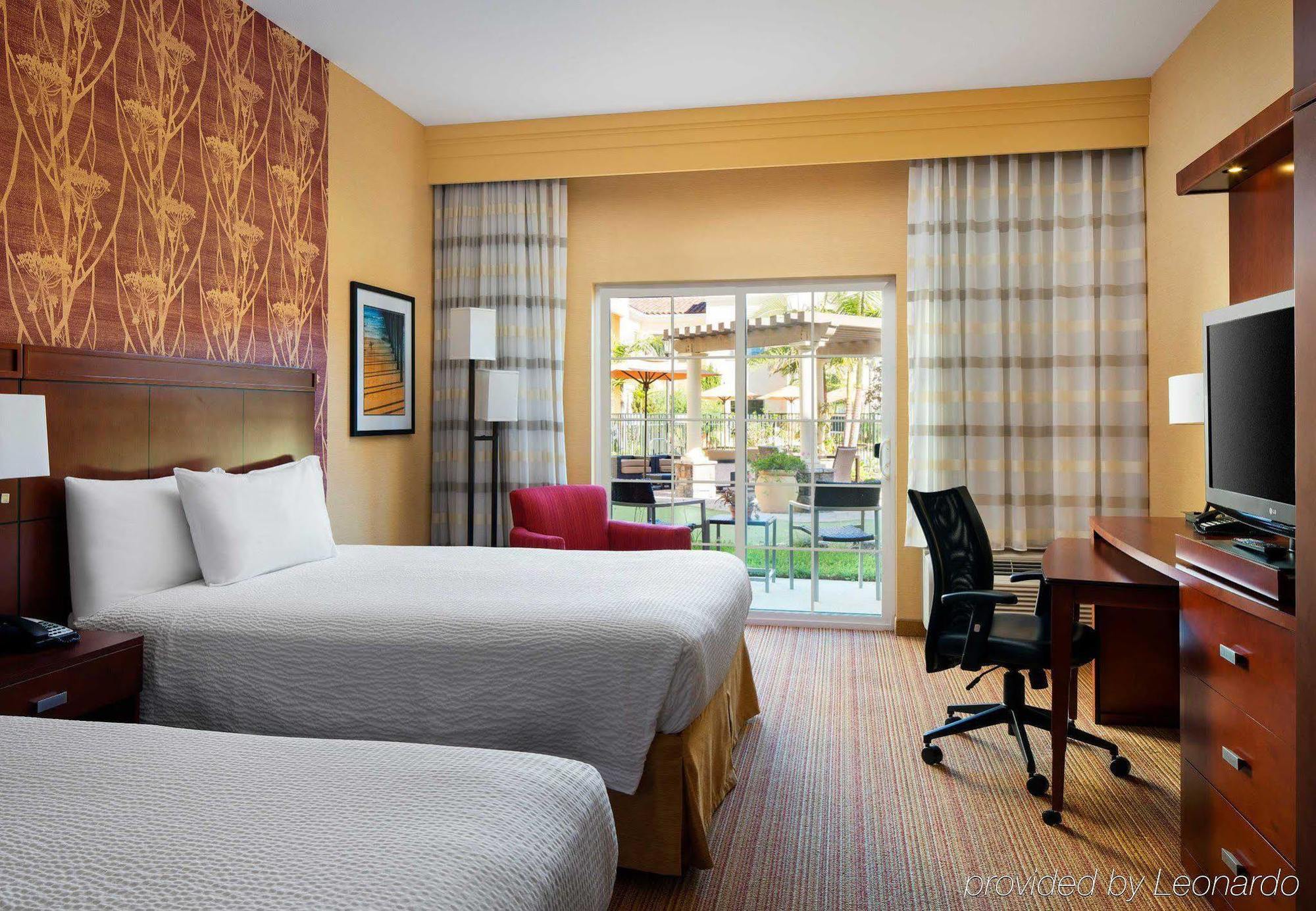 Готель Courtyard By Marriott Santa Barbara Goleta Екстер'єр фото