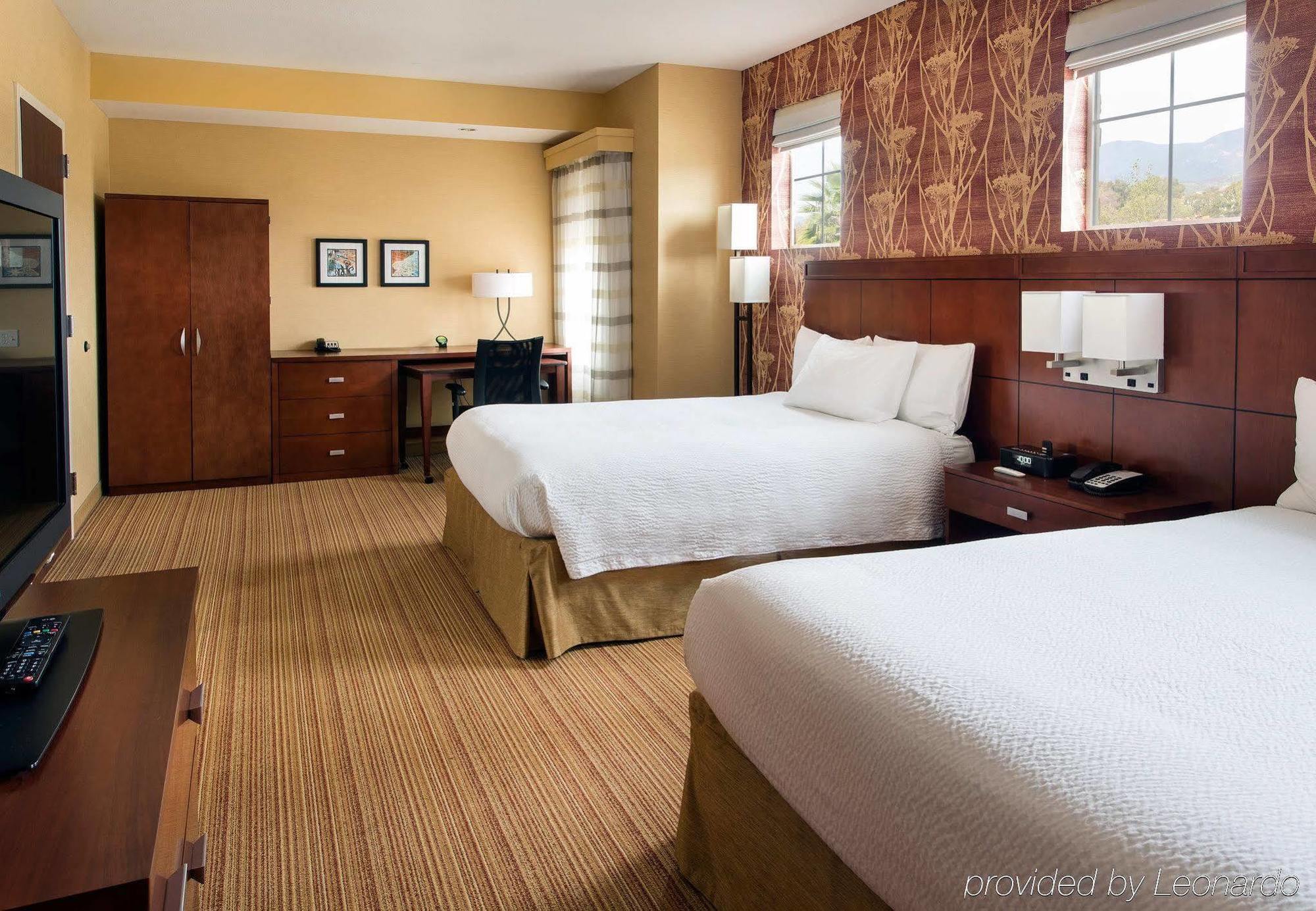 Готель Courtyard By Marriott Santa Barbara Goleta Екстер'єр фото