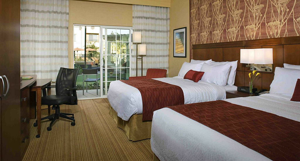 Готель Courtyard By Marriott Santa Barbara Goleta Екстер'єр фото